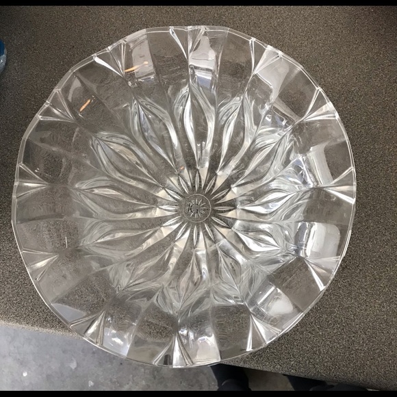 JG Durand Calliope 24% Lead Crystal Bowl
Made in France. Gently Used - Picture 2 of 2